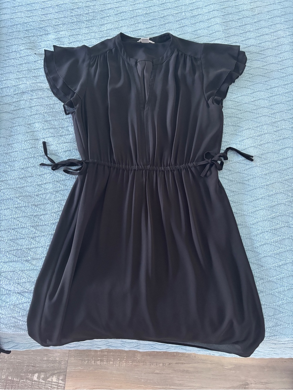H&M Black V-Neck Tie-Waist Flutter Sleeve Mini Dress